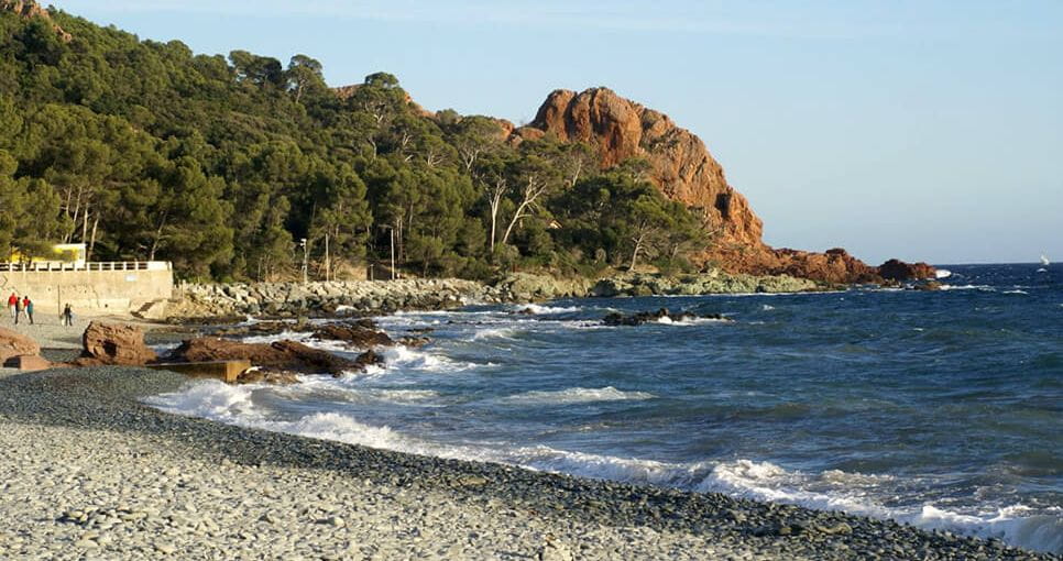 Colombier-fiche-activites-sports-loisirs-plage-debarquement-bloc1-grande